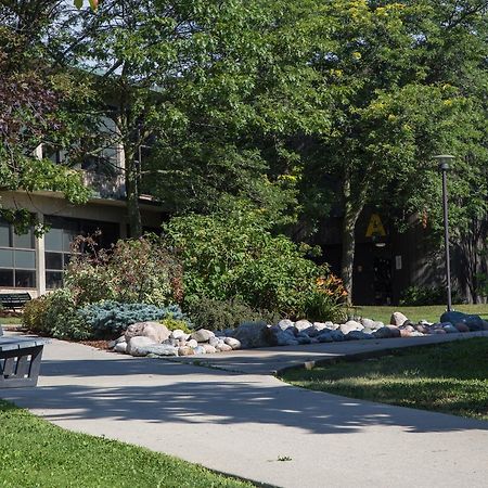 Humber College Lakeshore Campus Residence Toronto Exterior foto